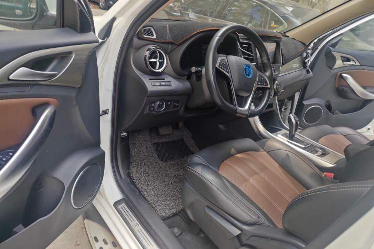 Used BYD Song New Energy 2017 Song DM 1.5TID All-Wheel Drive Luxury Model Driver Seat