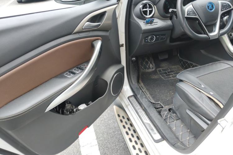 Used BYD Song New Energy 2017 Song DM 1.5TID All-Wheel Drive Luxury Model Driver Seat