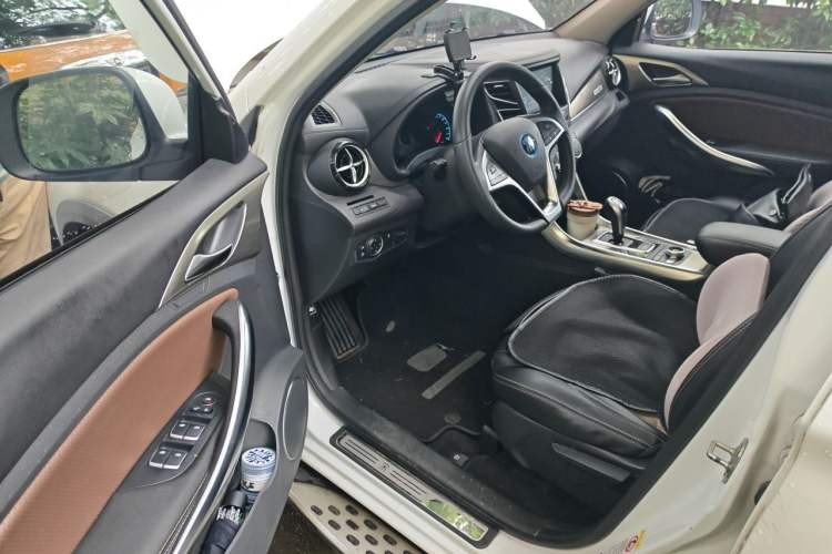 Used BYD Song New Energy 2017 Song DM 1.5TID All-Wheel Drive Luxury Model Driver Seat