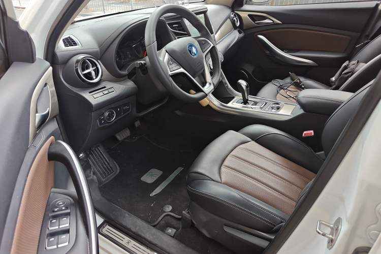 Used BYD Song New Energy 2017 Song DM 1.5TID All-Wheel Drive Luxury Model Driver Seat