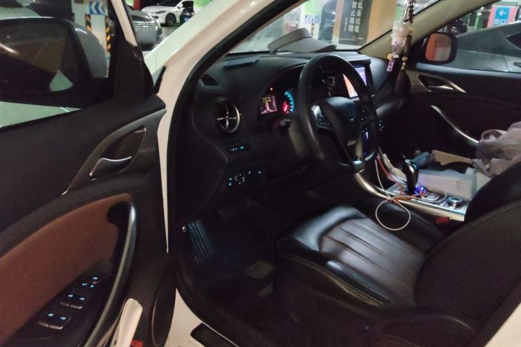 Used BYD Song New Energy 2017 Song DM 1.5TID All-Wheel Drive Luxury Model Driver Seat