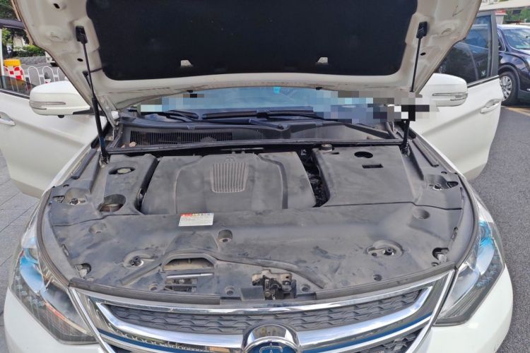 Used BYD Song New Energy 2017 Song DM 1.5TID All-Wheel Drive Prestige Model Engine Bay