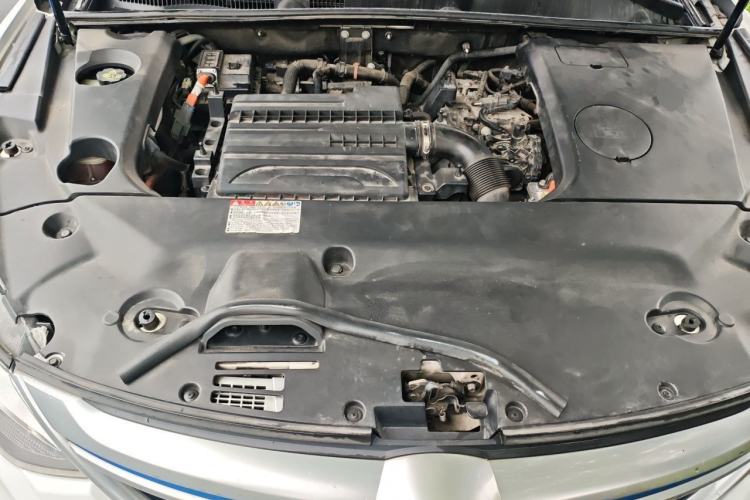 Used BYD Song New Energy 2017 Song DM 1.5TID All-Wheel Drive Prestige Model Engine Bay