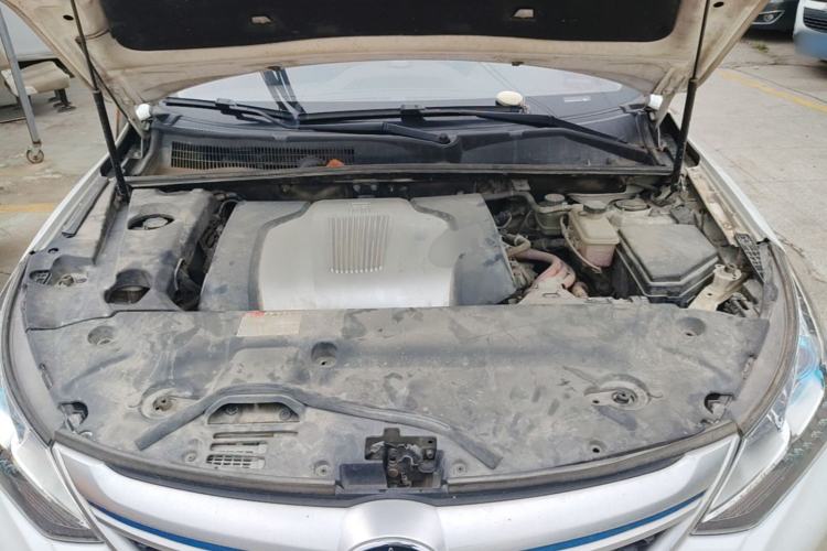 Used BYD Song New Energy 2017 Song DM 1.5TID All-Wheel Drive Luxury Model Engine Bay
