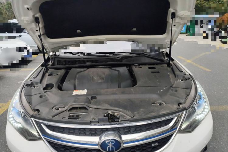 Used BYD Song New Energy 2017 Song DM 1.5TID All-Wheel Drive Luxury Model Engine Bay