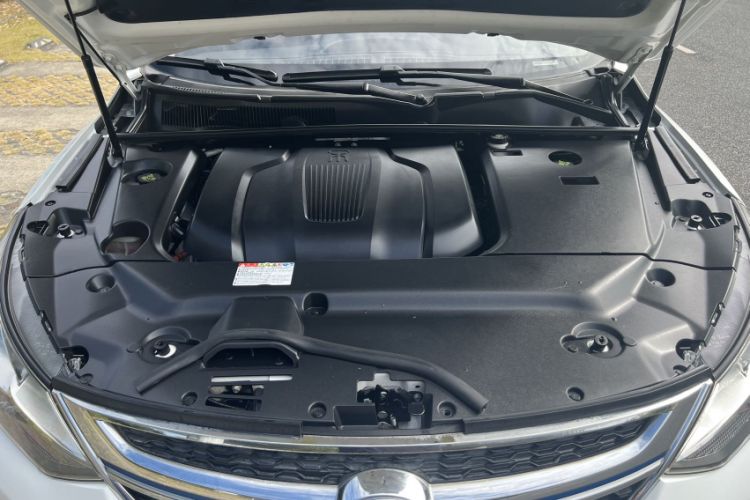Used BYD Song New Energy 2017 Song DM 1.5TID All-Wheel Drive Luxury Model Engine Bay