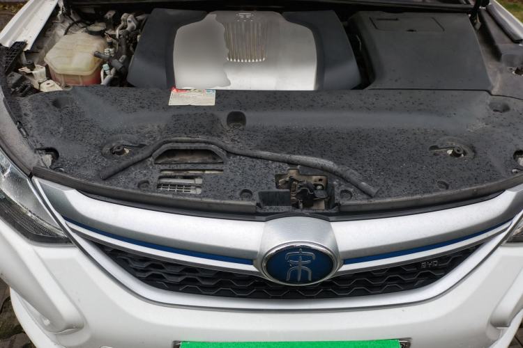 Used BYD Song New Energy 2017 Song DM 1.5TID All-Wheel Drive Prestige Model Engine Bay