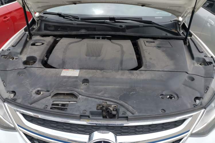 Used BYD Song New Energy 2017 Song DM 1.5TID All-Wheel Drive Luxury Model Engine Bay