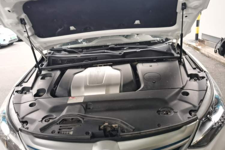 Used BYD Song New Energy 2017 Song DM 1.5TID All-Wheel Drive Luxury Model Engine Bay