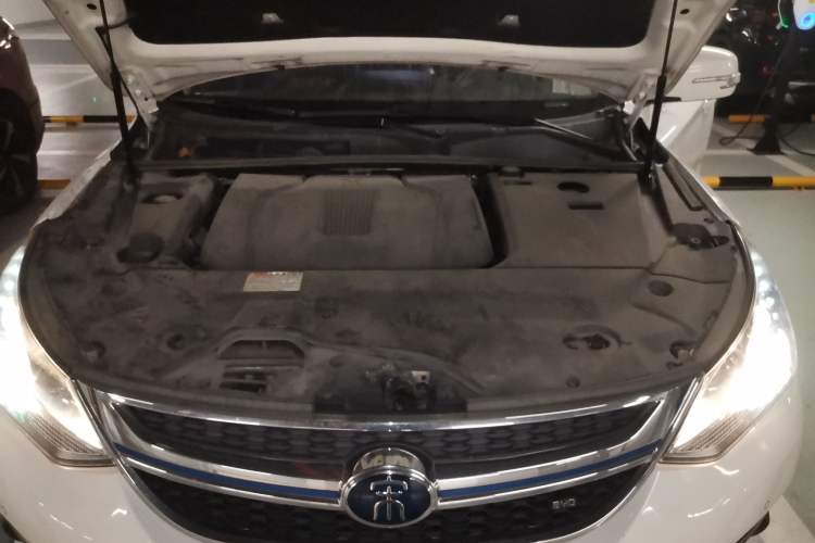 Used BYD Song New Energy 2017 Song DM 1.5TID All-Wheel Drive Luxury Model Engine Bay