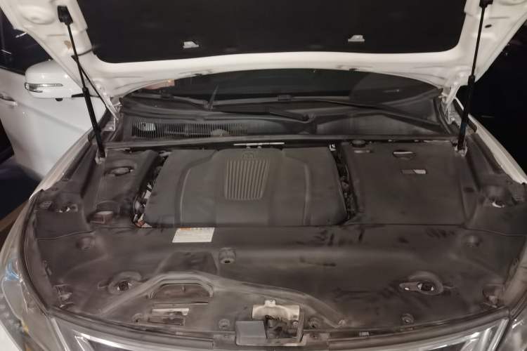 Used BYD Song New Energy 2017 Song DM 1.5TID All-Wheel Drive Luxury Model Engine Bay