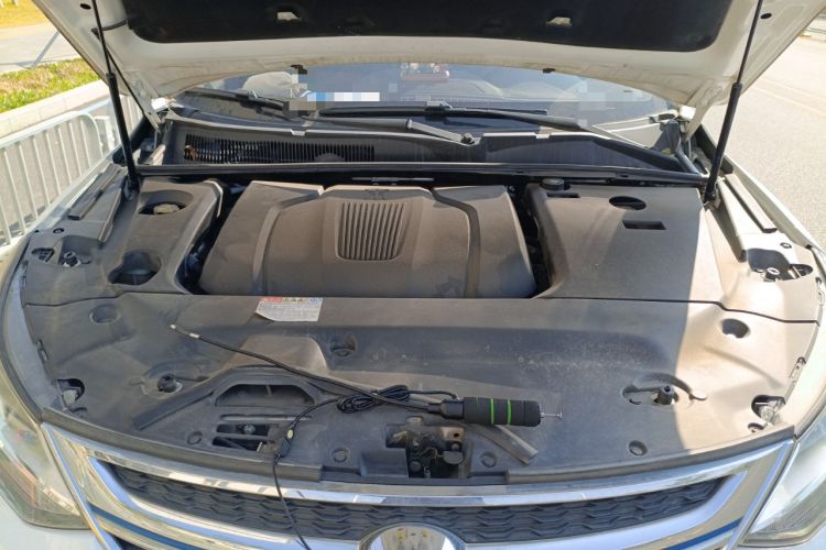 Used BYD Song New Energy 2017 Song DM 1.5TID All-Wheel Drive Luxury Model Engine Bay