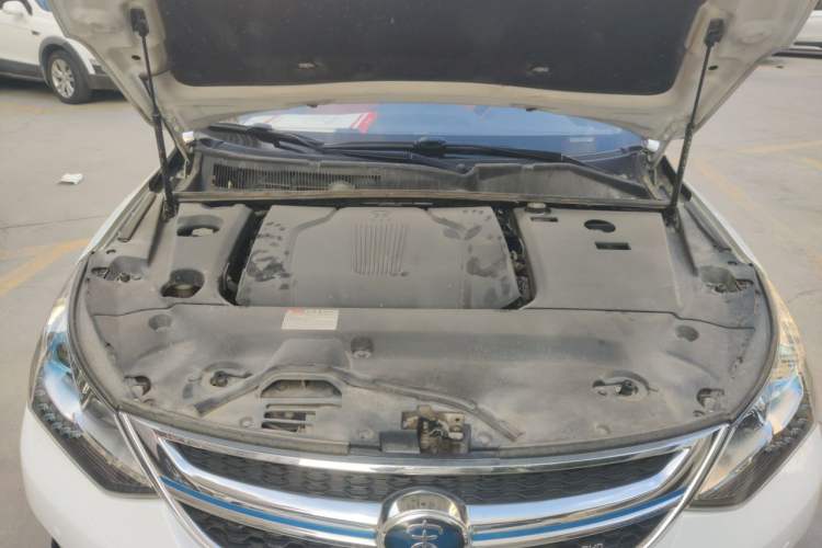 Used BYD Song New Energy 2017 Song DM 1.5TID All-Wheel Drive Luxury Model Engine Bay