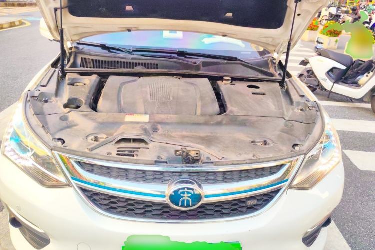 Used BYD Song New Energy 2017 Song DM 1.5TID All-Wheel Drive Luxury Model Engine Bay