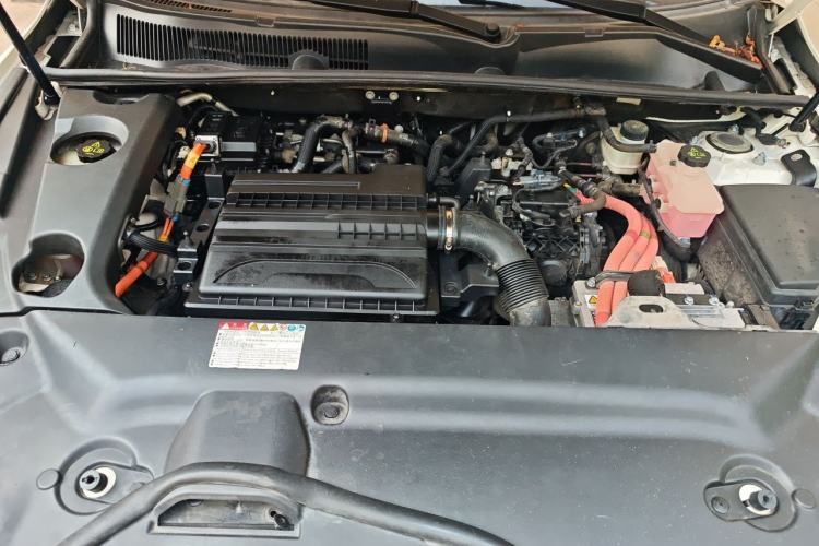 Used BYD Song New Energy 2017 Song DM 1.5TID All-Wheel Drive Luxury Model Engine Bay