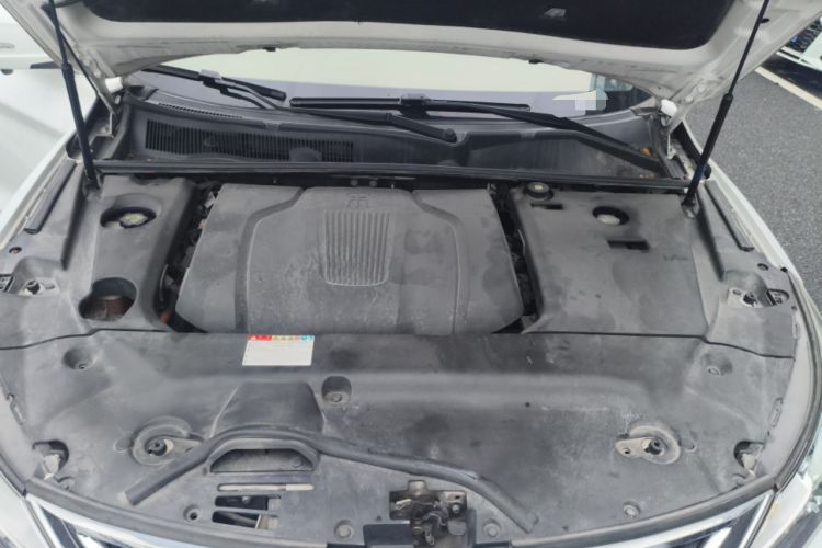 Used BYD Song New Energy 2017 Song DM 1.5TID All-Wheel Drive Prestige Model Engine Bay