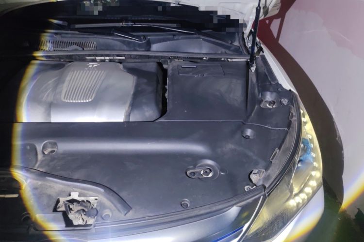 Used BYD Song New Energy 2017 Song DM 1.5TID All-Wheel Drive Prestige Model Engine Bay Left