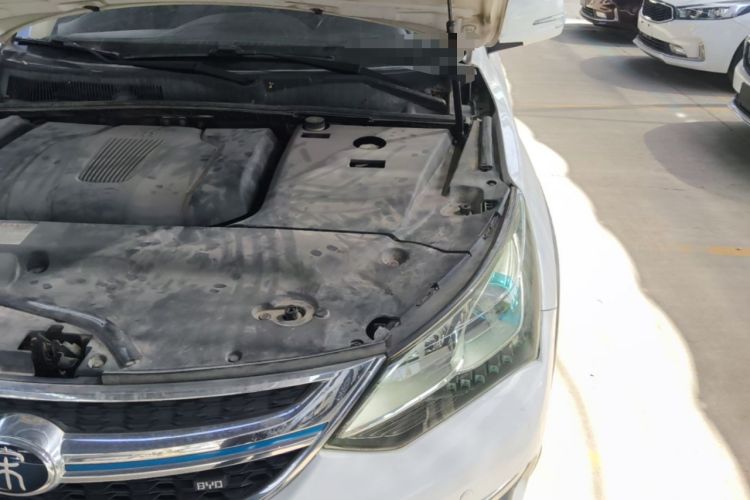 Used BYD Song New Energy 2017 Song DM 1.5TID All-Wheel Drive Prestige Model Engine Bay Left