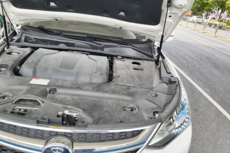 Used BYD Song New Energy 2017 Song DM 1.5TID All-Wheel Drive Luxury Model Engine Bay Left