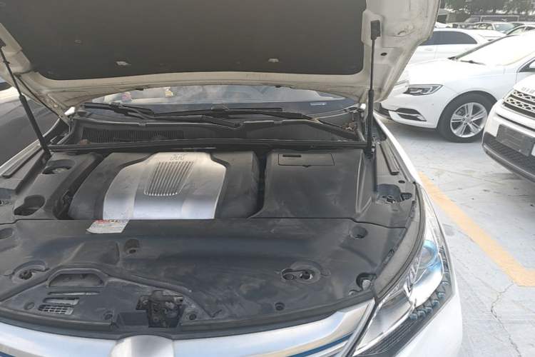 Used BYD Song New Energy 2017 Song DM 1.5TID All-Wheel Drive Prestige Model Engine Bay Left