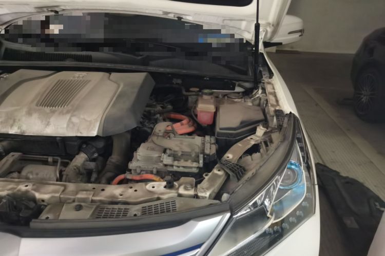 Used BYD Song New Energy 2017 Song DM 1.5TID All-Wheel Drive Luxury Model Engine Bay Left