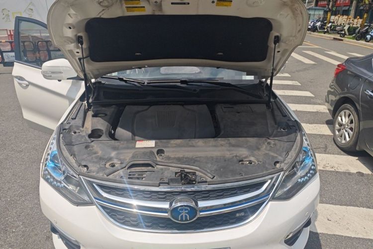 Used BYD Song New Energy 2017 Song DM 1.5TID All-Wheel Drive Luxury Model Engine Bay