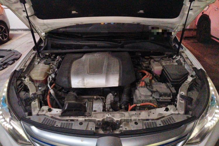 Used BYD Song New Energy 2017 Song DM 1.5TID All-Wheel Drive Luxury Model Engine Bay