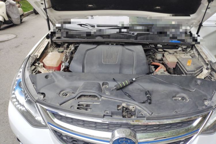 Used BYD Song New Energy 2017 Song DM 1.5TID All-Wheel Drive Luxury Model Engine Bay