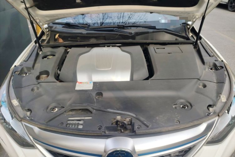 Used BYD Song New Energy 2017 Song DM 1.5TID All-Wheel Drive Luxury Model Engine Bay