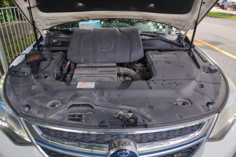 Used BYD Song New Energy 2017 Song DM 1.5TID All-Wheel Drive Luxury Model Engine Bay