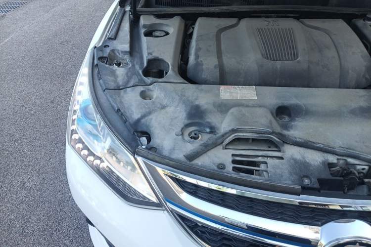 Used BYD Song New Energy 2017 Song DM 1.5TID All-Wheel Drive Luxury Model Engine Bay Right