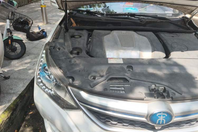 Used BYD Song New Energy 2017 Song DM 1.5TID All-Wheel Drive Prestige Model Engine Bay Right