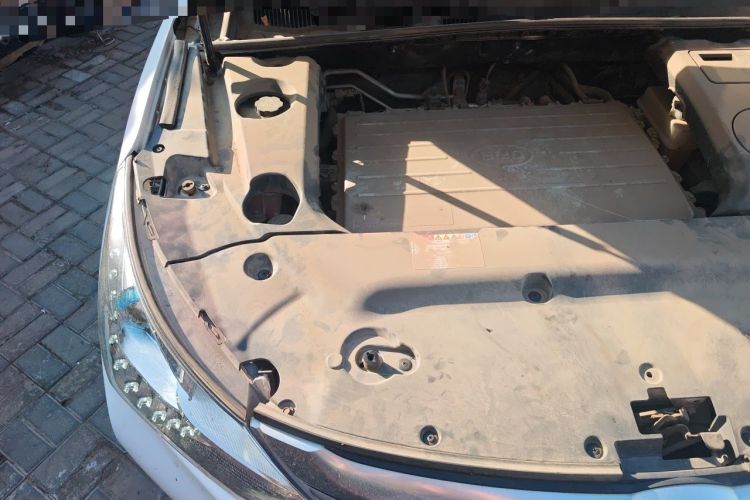 Used BYD Song New Energy 2017 Song EV300 Prestige Model Engine Bay Right