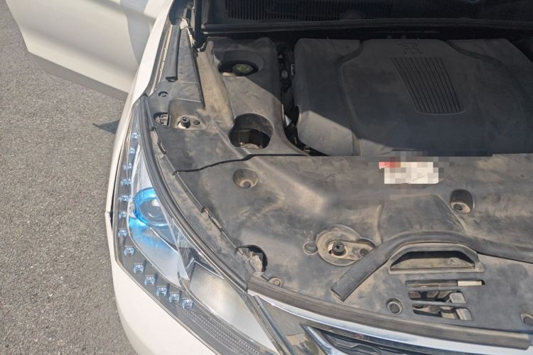 Used BYD Song New Energy 2017 Song DM 1.5TID All-Wheel Drive Luxury Model Engine Bay Right