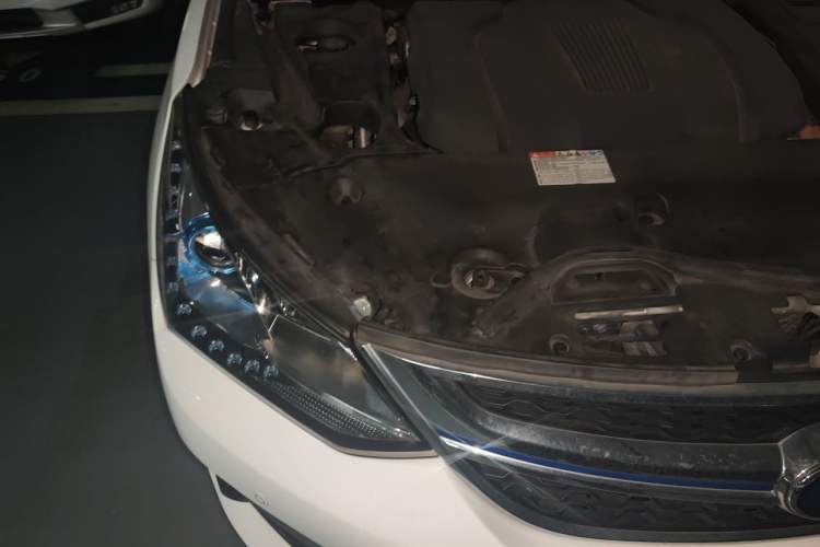 Used BYD Song New Energy 2017 Song DM 1.5TID All-Wheel Drive Luxury Model Engine Bay Right