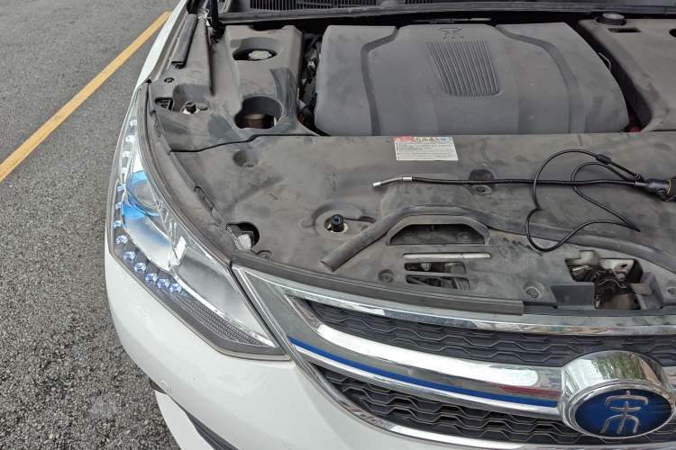 Used BYD Song New Energy 2017 Song DM 1.5TID All-Wheel Drive Luxury Model Engine Bay Right