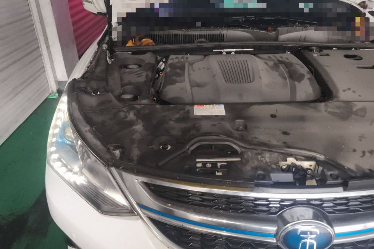 Used BYD Song New Energy 2017 Song DM 1.5TID All-Wheel Drive Prestige Model Engine Bay Right