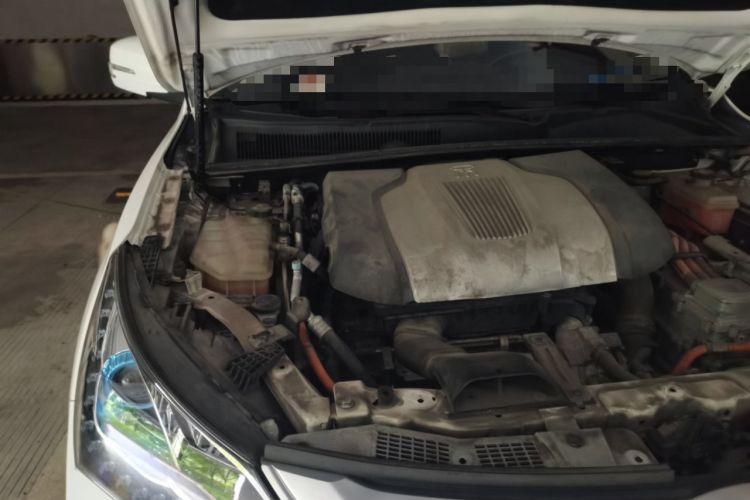 Used BYD Song New Energy 2017 Song DM 1.5TID All-Wheel Drive Luxury Model Engine Bay Right