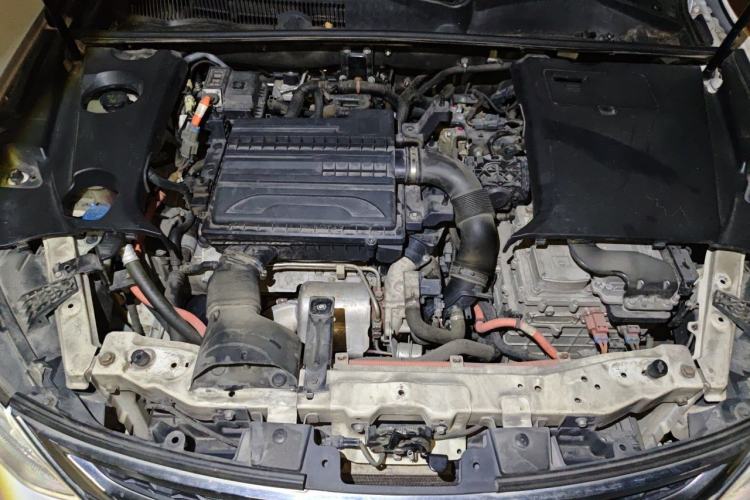 Used BYD Song New Energy 2017 Song DM 1.5TID All-Wheel Drive Prestige Model Engine Bay
