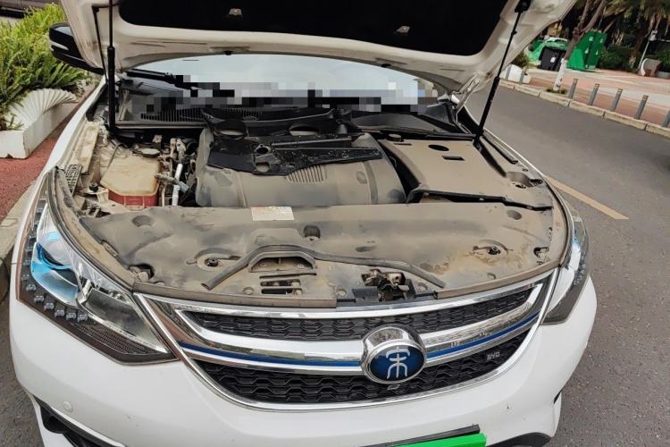 Used BYD Song New Energy 2017 Song DM 1.5TID All-Wheel Drive Luxury Model Engine Bay