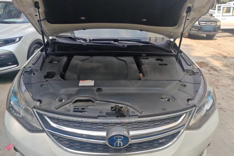 Used BYD Song New Energy 2017 Song DM 1.5TID All-Wheel Drive Luxury Model Engine Bay