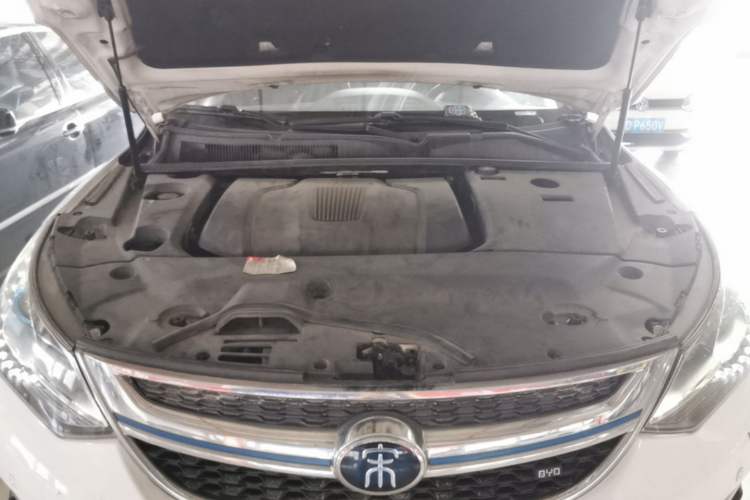 Used BYD Song New Energy 2017 Song DM 1.5TID All-Wheel Drive Prestige Model Engine Bay