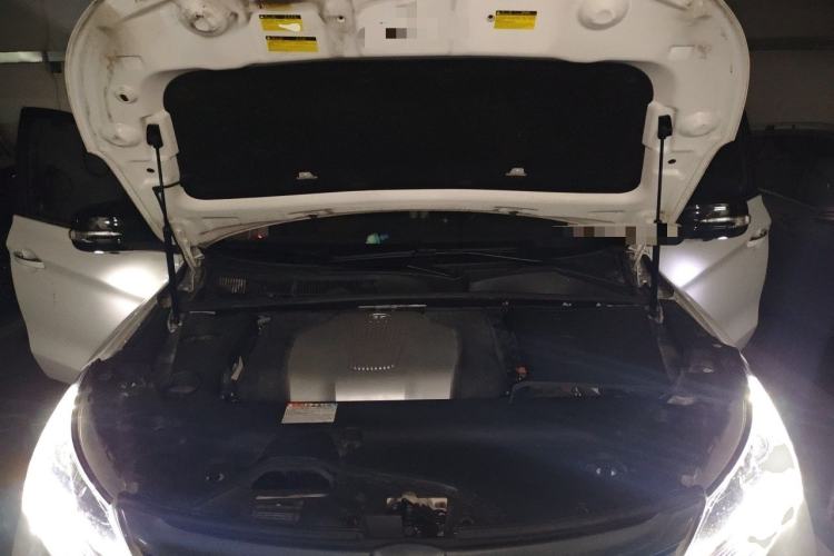 Used BYD Song New Energy 2017 Song DM 1.5TID All-Wheel Drive Luxury Model Engine Bay