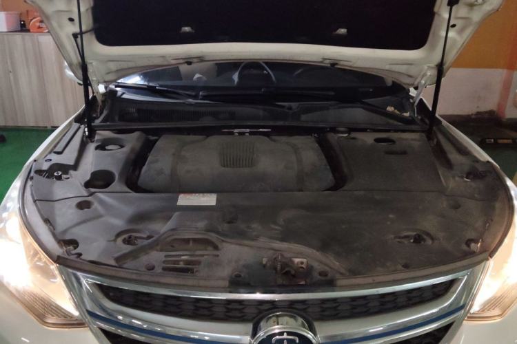 Used BYD Song New Energy 2017 Song DM 1.5TID All-Wheel Drive Luxury Model Engine Bay