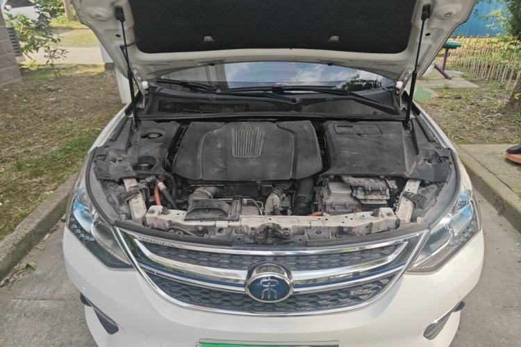 Used BYD Song New Energy 2017 Song DM 1.5TID All-Wheel Drive Luxury Model Engine Bay