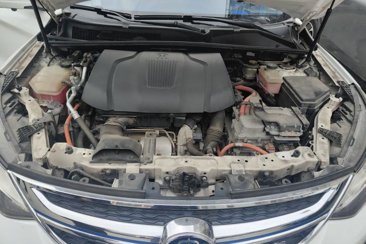 Used BYD Song New Energy 2017 Song DM 1.5TID All-Wheel Drive Luxury Model Engine Bay