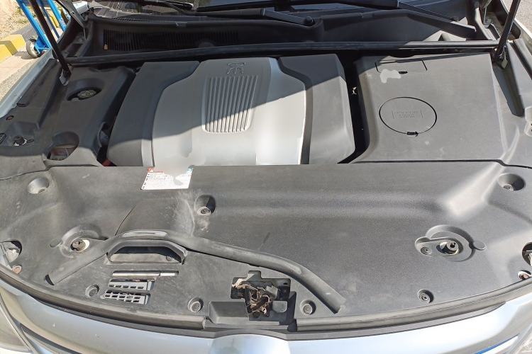 Used BYD Song New Energy 2017 Song DM 1.5TID All-Wheel Drive Prestige Model Engine Bay