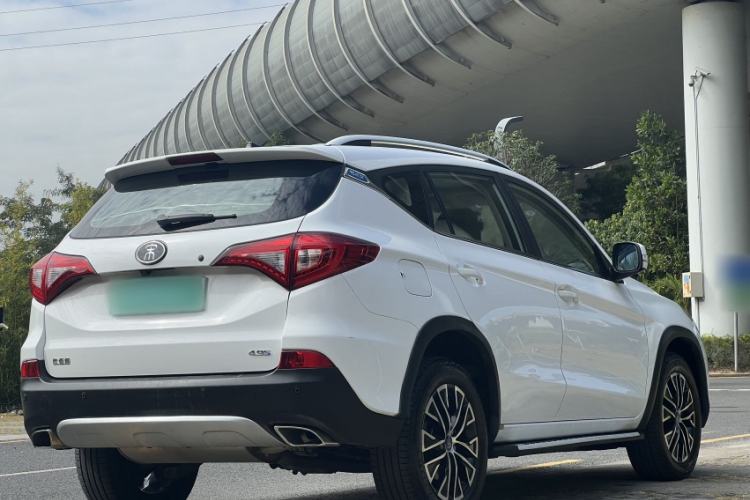 Used BYD Song New Energy 2017 Song DM 1.5TID All-Wheel Drive Luxury Model Exterior 5