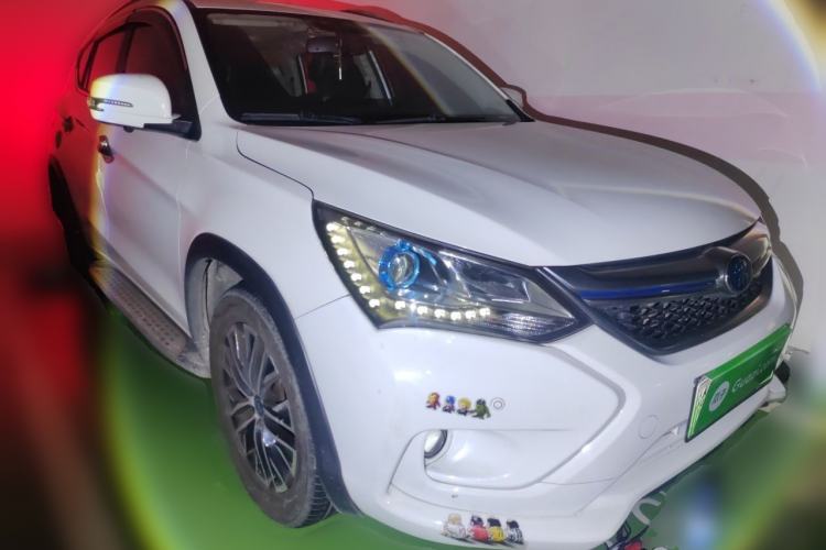 Used BYD Song New Energy 2017 Song DM 1.5TID All-Wheel Drive Prestige Model Front Right 45 Deg