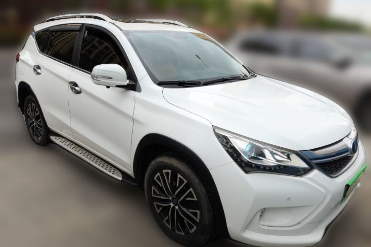 Used BYD Song New Energy 2017 Song DM 1.5TID All-Wheel Drive Prestige Model Front Right 45 Deg
